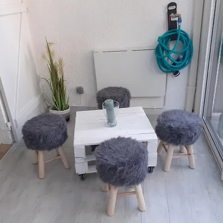 Apt 2 Pieces Rdc Grande Terrasse Apartment *